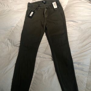 Paige jeans olive green size 31. BRAND NEW